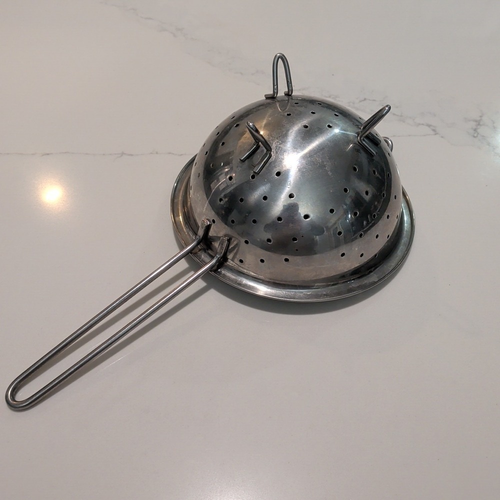 Stainless Steel 18/8 Colander 8.x5.5" Strainer w/Handle 3-Footed Vintage    1062
